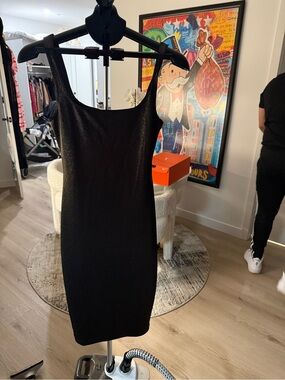 Classic Black Sleeveless Sheath Dress